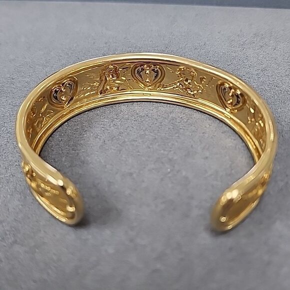 RARE Authentic Carrera y Carrera 18K Gold Angel heart pavé Diamond Cuff Bracelet - Picture 4 of 4